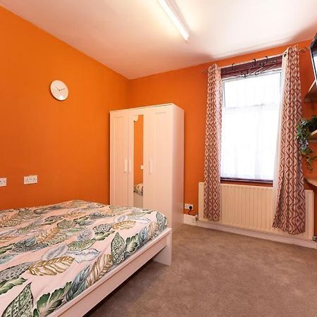 Barking Road Comfy House Apartment Londra Exterior foto