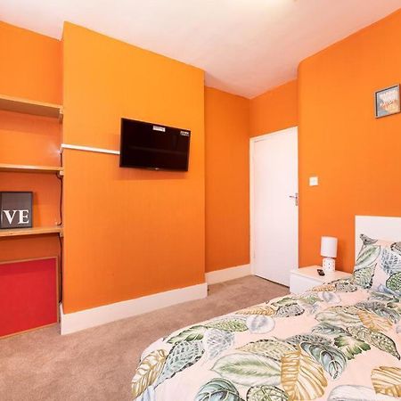 Barking Road Comfy House Apartment Londra Exterior foto