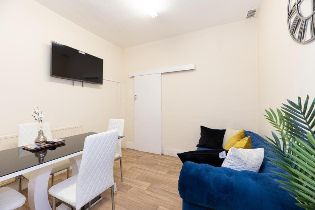 Barking Road Comfy House Apartment Londra Exterior foto