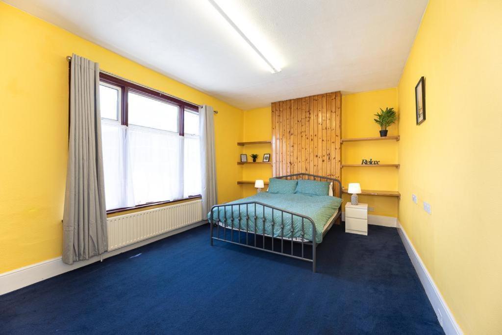 Barking Road Comfy House Apartment Londra Exterior foto