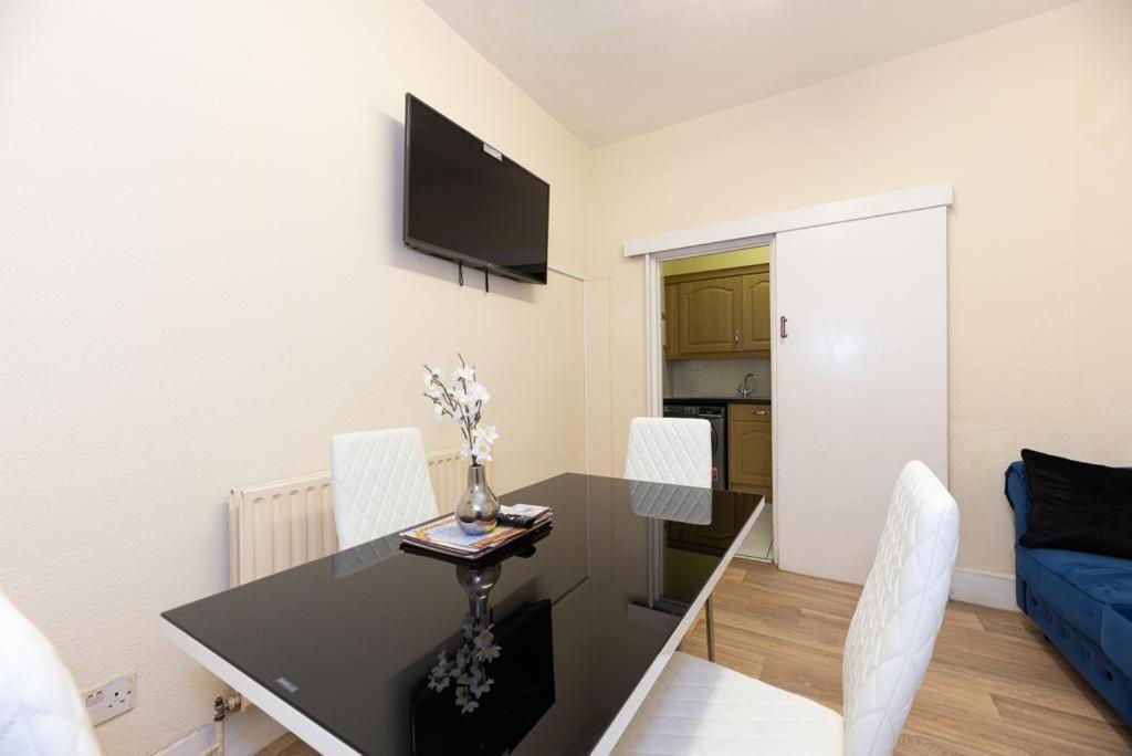 Barking Road Comfy House Apartment Londra Exterior foto